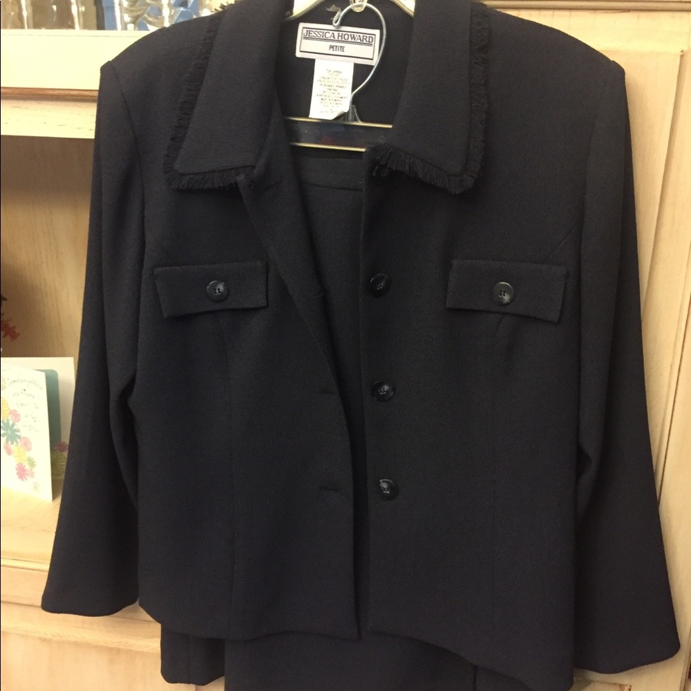 Ladies petite NWT size 14 navy blue skirt suit